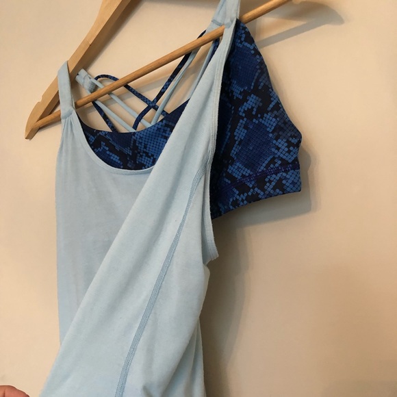 Lululemon Built in Bra Tank Size 4 - Picture 4 of 4